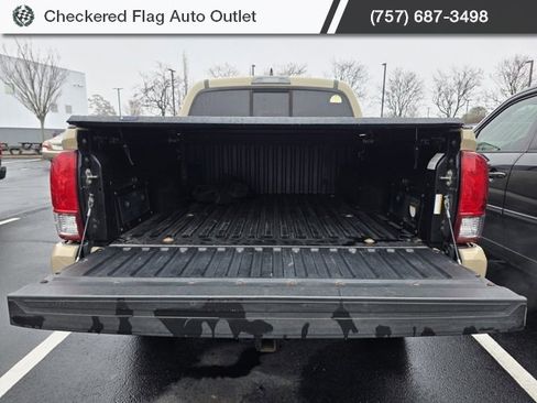 Used 2016 Toyota Tacoma TRD Off-Road w/ Towing Package image 7