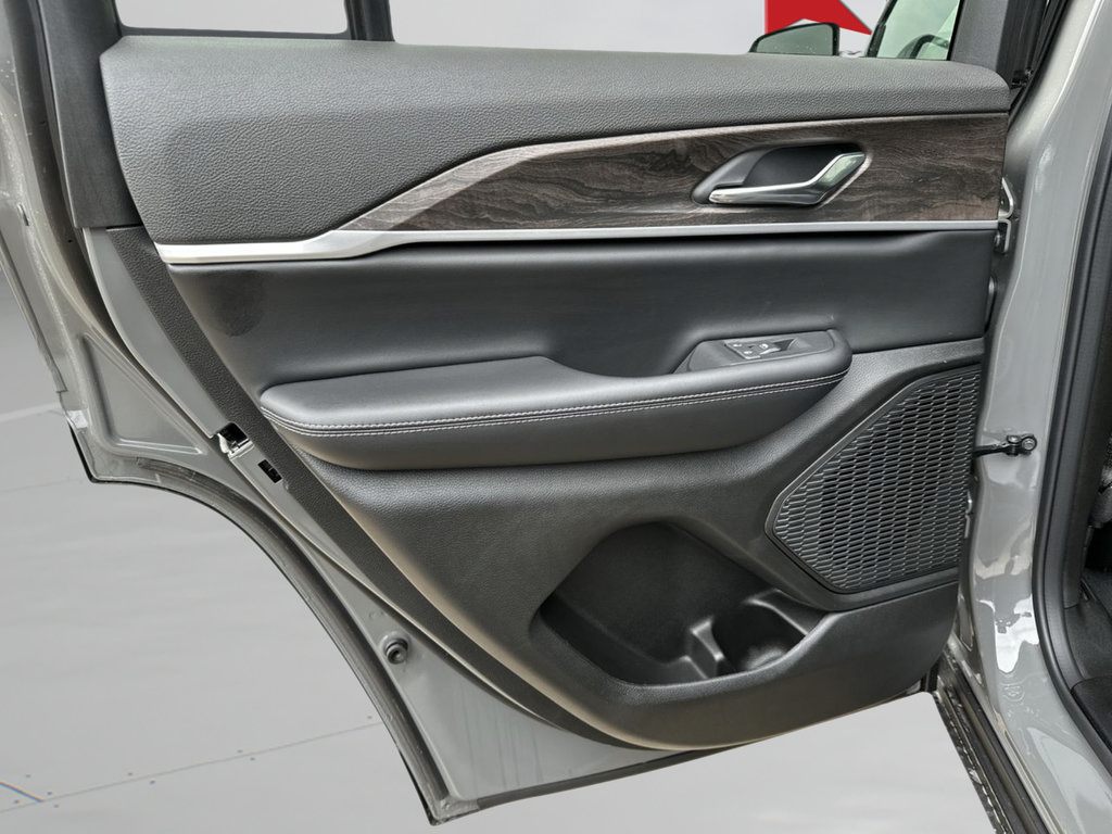 New 2027 Jeep Grand Cherokee Altitude RWD image 24