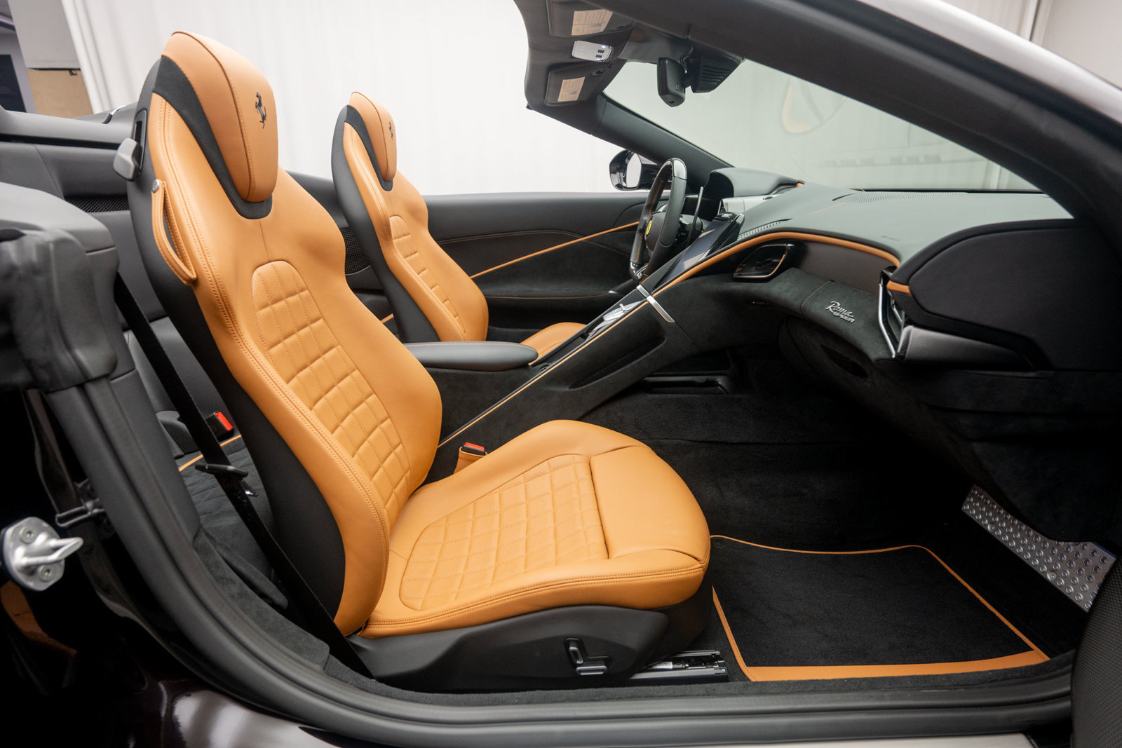 Used 2026 Ferrari Roma Spider RWD image 20