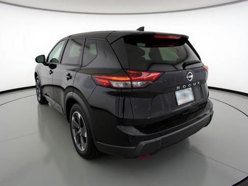 Used 2025 Nissan Rogue SV FWD image 6