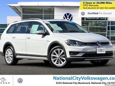 Certified 2019 Volkswagen Golf Alltrack SE image 1