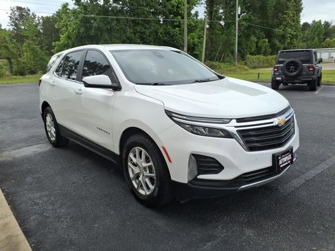 Used 2024 Chevrolet Equinox LT FWD image 3
