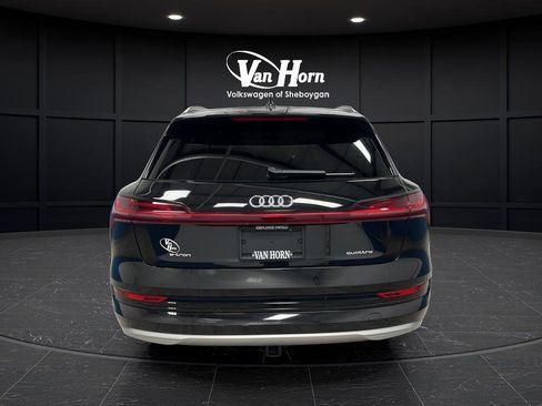 Used 2022 Audi e-tron Premium w/ Towing Package AWD/4WD image 6