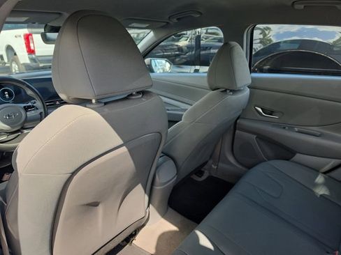 Used 2023 Hyundai Elantra SEL w/ Convenience Package FWD image 12