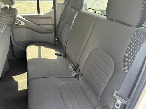 Used 2012 Nissan Frontier SV w/ Sport Appearance Pkg RWD image 12