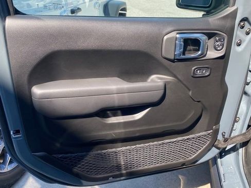 New 2025 Jeep Wrangler Unlimited Rubicon w/ Technology Group image 12