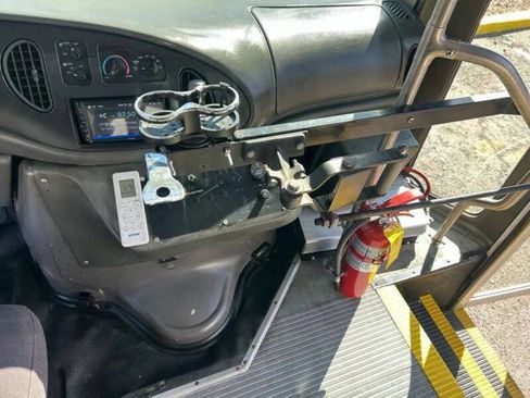 Used 2006 Ford E-350 and Econoline 350 Super Duty image 64