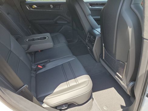 New 2025 Porsche Cayenne GTS AWD/4WD image 28