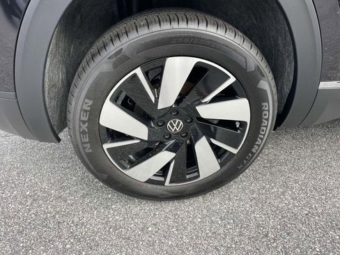 New 2026 Volkswagen Atlas Cross Sport SEL AWD/4WD image 7