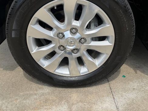 Used 2012 Toyota Sequoia Platinum AWD/4WD image 9