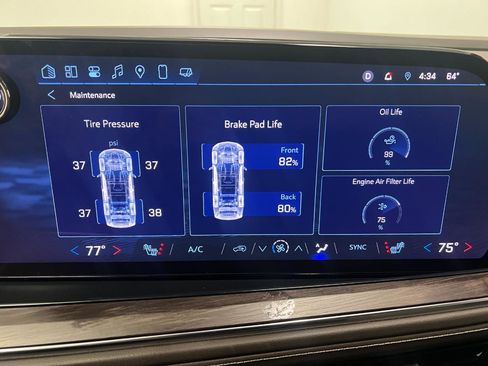 Used 2025 Chevrolet Suburban LT image 57