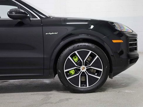 Certified 2025 Porsche Cayenne E-Hybrid image 11
