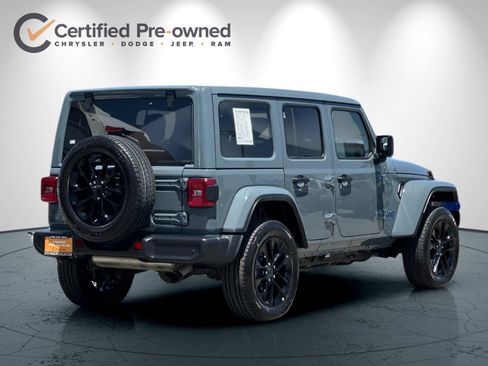 Used 2025 Jeep Wrangler Unlimited Sahara w/ Safety Group AWD/4WD image 4