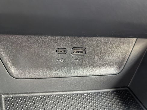 Used 2026 Chevrolet Equinox LT w/ Safety and Technology Package FWD image 14