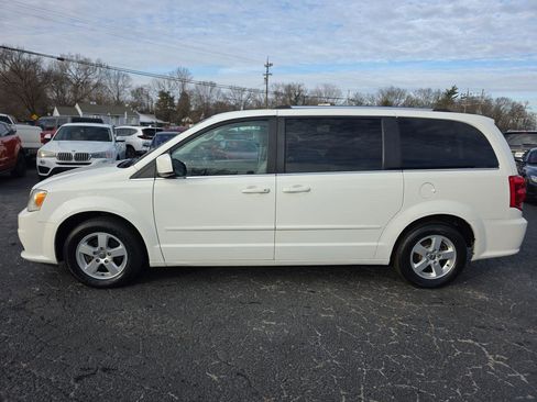 Used 2011 Dodge Grand Caravan Crew w/ Entertainment Group 1 image 19