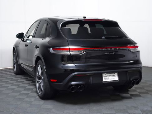 Certified 2025 Porsche Macan Turbo image 3