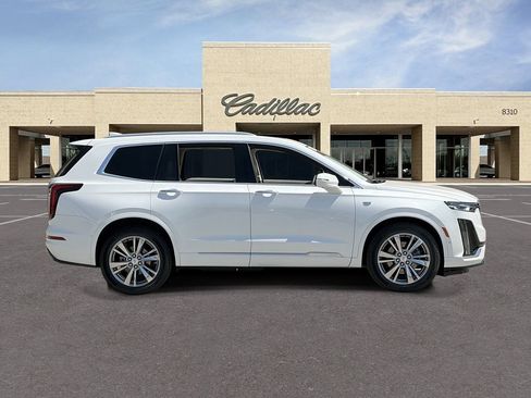 Certified 2023 Cadillac XT6 Premium Luxury w/ Technology Package FWD image 4