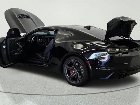 Used 2020 Chevrolet Camaro SS RWD image 10