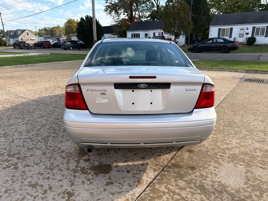 Used 2006 Ford Focus ZX4 Sedan FWD image 7