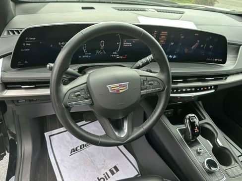 Used 2024 Cadillac XT4 Premium Luxury image 21