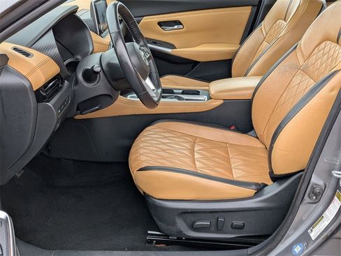 Used 2020 Nissan Sentra SV w/ SV Premium Package image 11