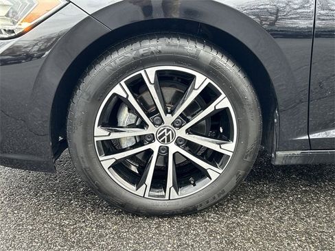 Used 2023 Volkswagen Jetta Sport image 10