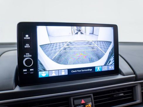 Certified 2025 Honda Pilot Touring image 26