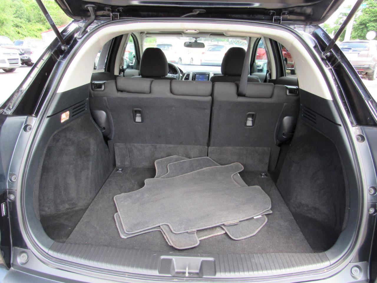 Used 2016 Honda HR-V EX image 16