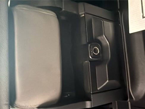 Used 2016 Ford F150 XLT image 25