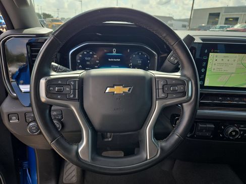 Used 2025 Chevrolet Silverado 1500 LT AWD/4WD image 19