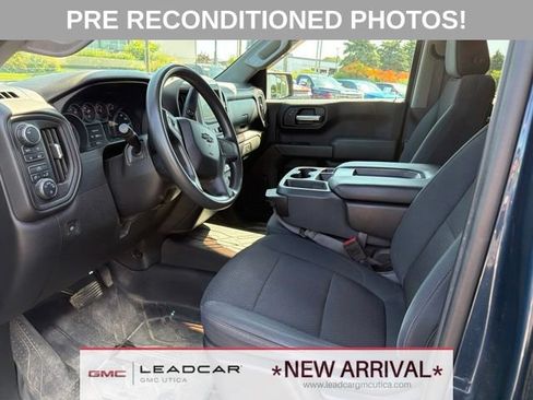 Used 2020 Chevrolet Silverado 1500 Custom w/ Custom Value Package AWD/4WD image 18
