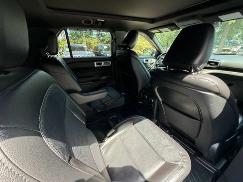 Used 2020 Ford Explorer Limited w/ Class III Trailer Tow Package AWD/4WD image 14