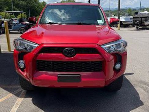 Used 2018 Toyota 4Runner SR5 Premium AWD/4WD image 3