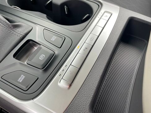 New 2026 Kia Carnival FWD image 19