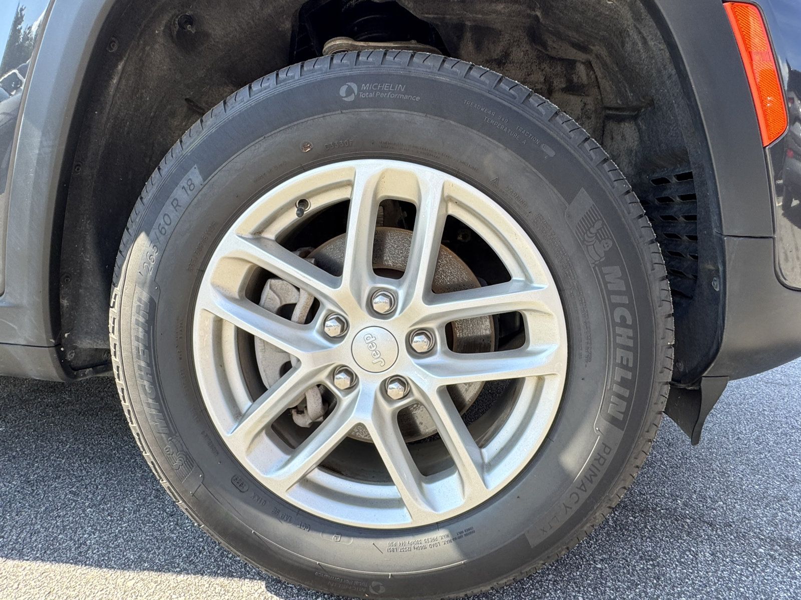 Used 2025 Jeep Grand Cherokee Laredo X w/ Luxury Tech Group I RWD image 15