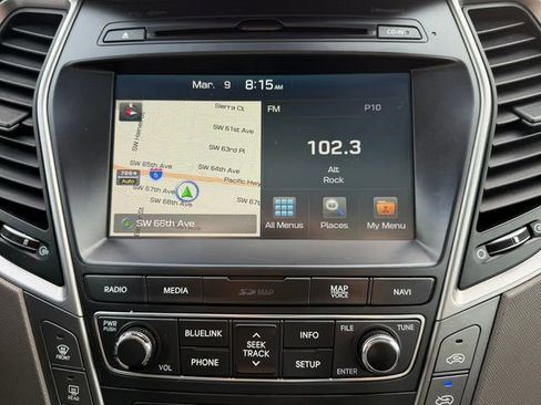 Used 2017 Hyundai Santa Fe Limited image 21