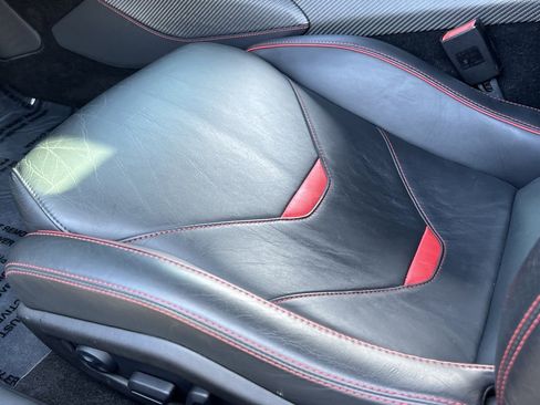 Used 2020 Lamborghini Huracan EVO image 31