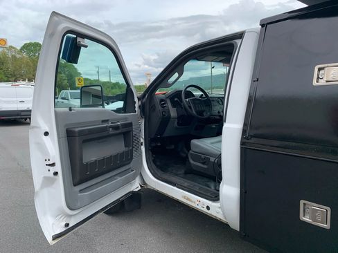 Used 2012 Ford F450 XL w/ PWR Equipment Group image 7