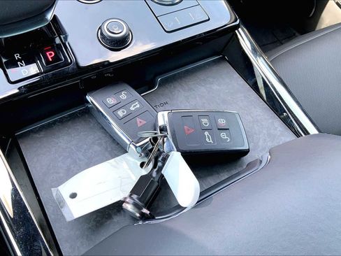 Used 2023 Land Rover Range Rover Sport First Edition image 13