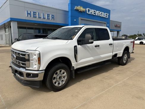 Used 2024 Ford F250 XLT w/ FX4 Off-Road Package AWD/4WD image 3