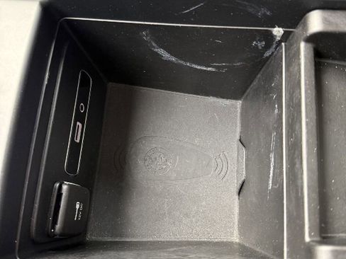 Used 2017 Alfa Romeo Giulia Ti w/ TI 19" Sport Package image 27