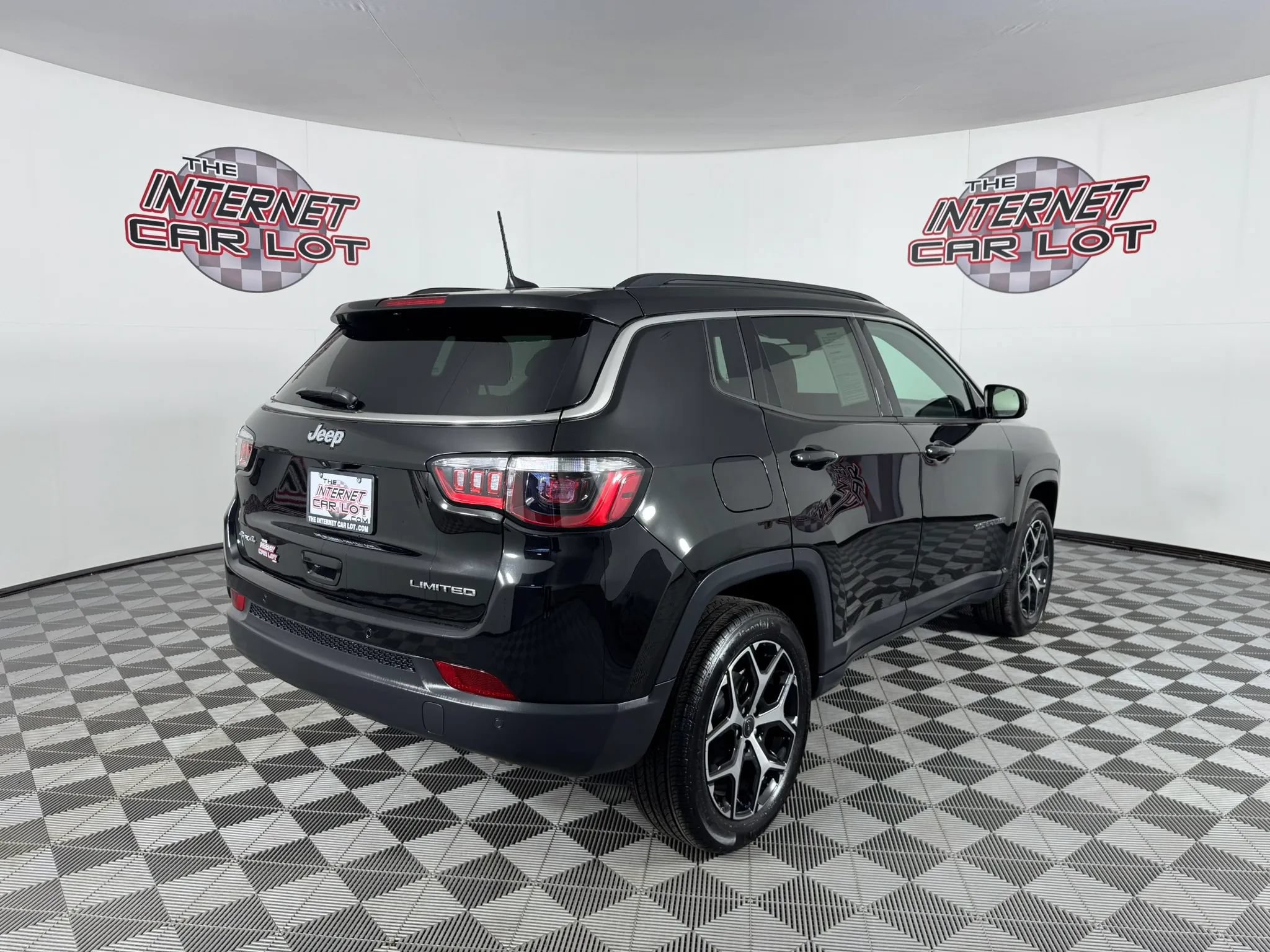 Used 2026 Jeep Compass Limited AWD/4WD image 7