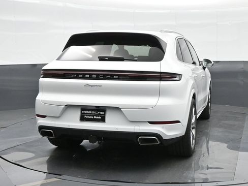 New 2025 Porsche Cayenne image 6