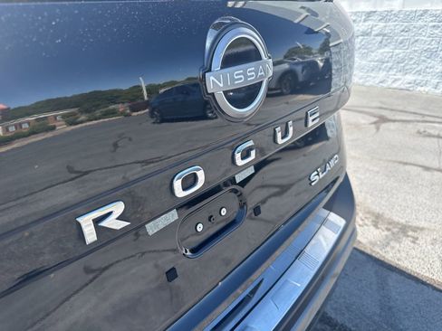 Used 2023 Nissan Rogue SL AWD/4WD image 12
