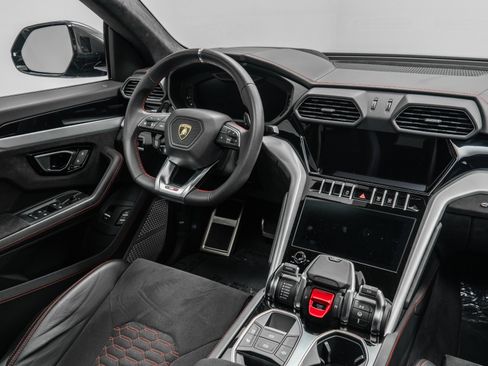 Used 2021 Lamborghini Urus AWD/4WD image 27
