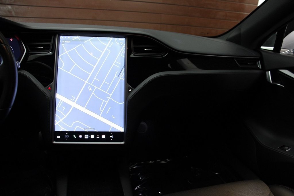Used 2018 Tesla Model S AWD image 32