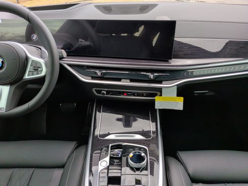 Used 2026 BMW X7 xDrive40i image 33