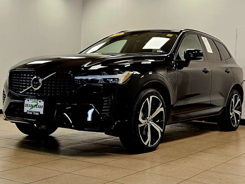 Used 2025 Volvo XC60 T8 Ultra w/ Protection Package Premier image 2