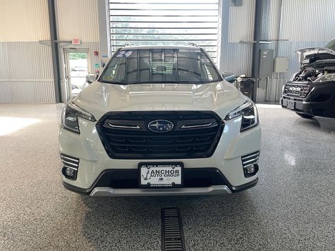 Used 2024 Subaru Forester Touring AWD/4WD image 2
