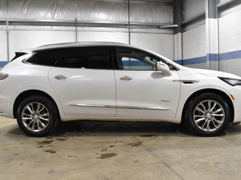 Used 2022 Buick Enclave Avenir image 32